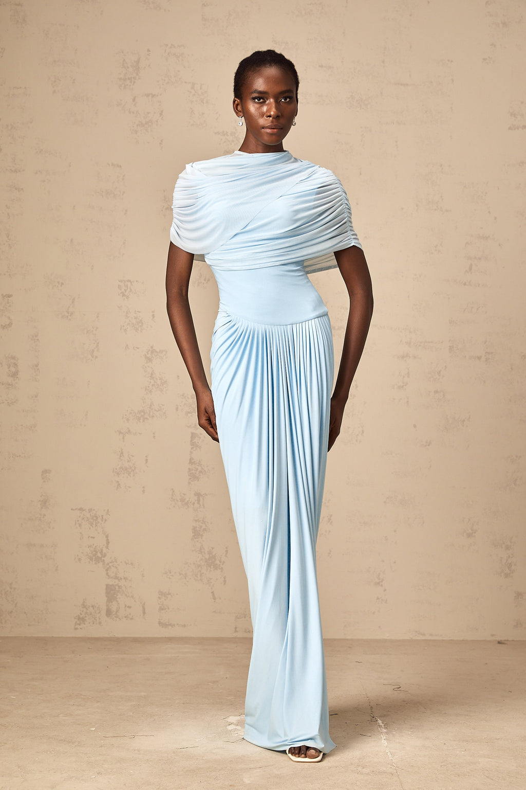 Catherine Asimetrik Plise Uzun Elbise