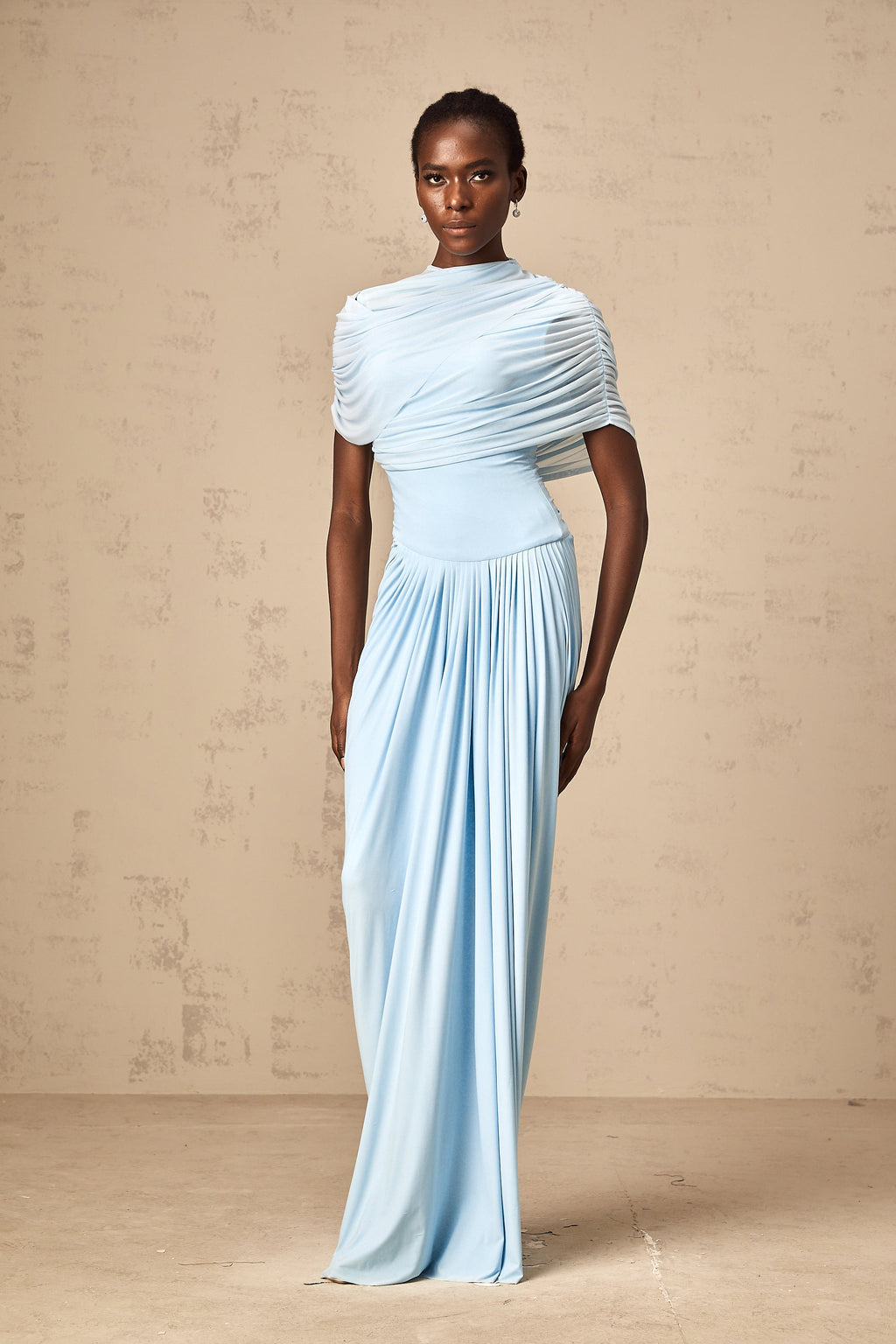 Catherine Asimetrik Plise Uzun Elbise