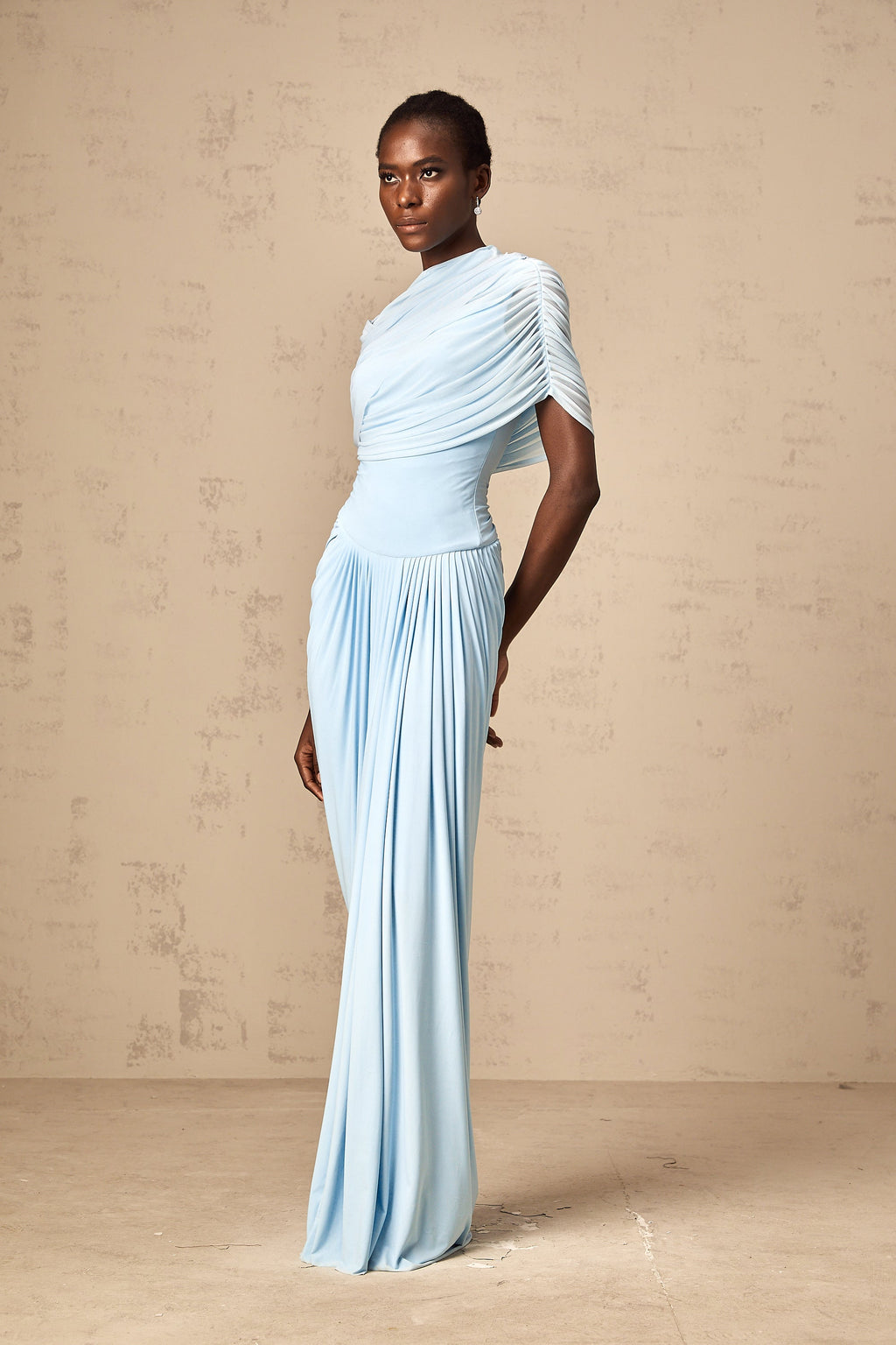 Catherine Asimetrik Plise Uzun Elbise