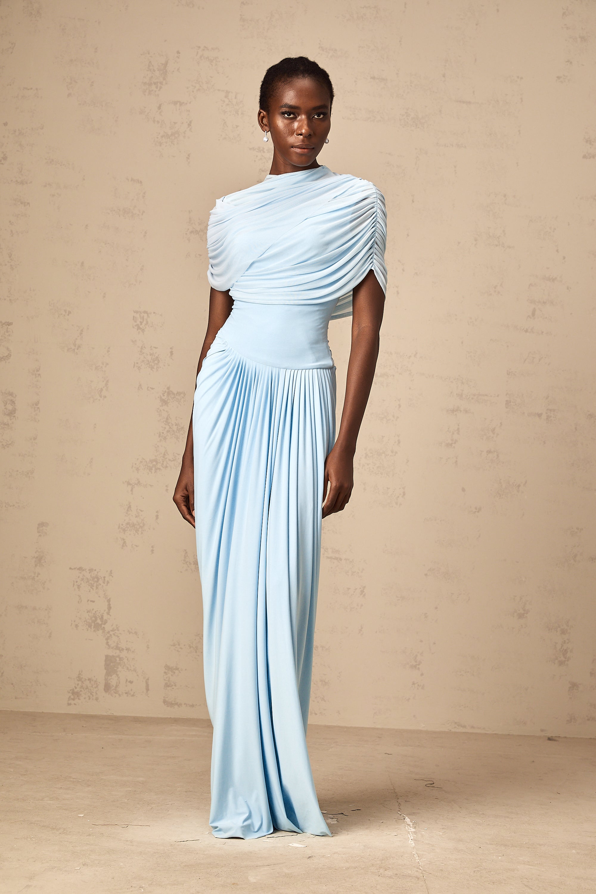 Catherine Asimetrik Plise Uzun Elbise