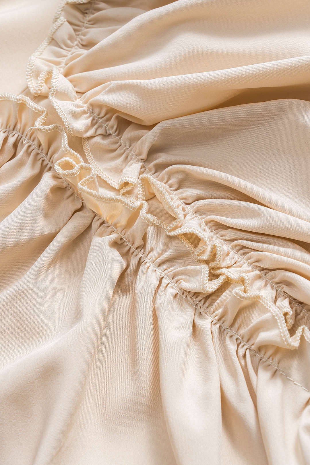 Büzgülü Volanlı Uzun Kollu Gömlek