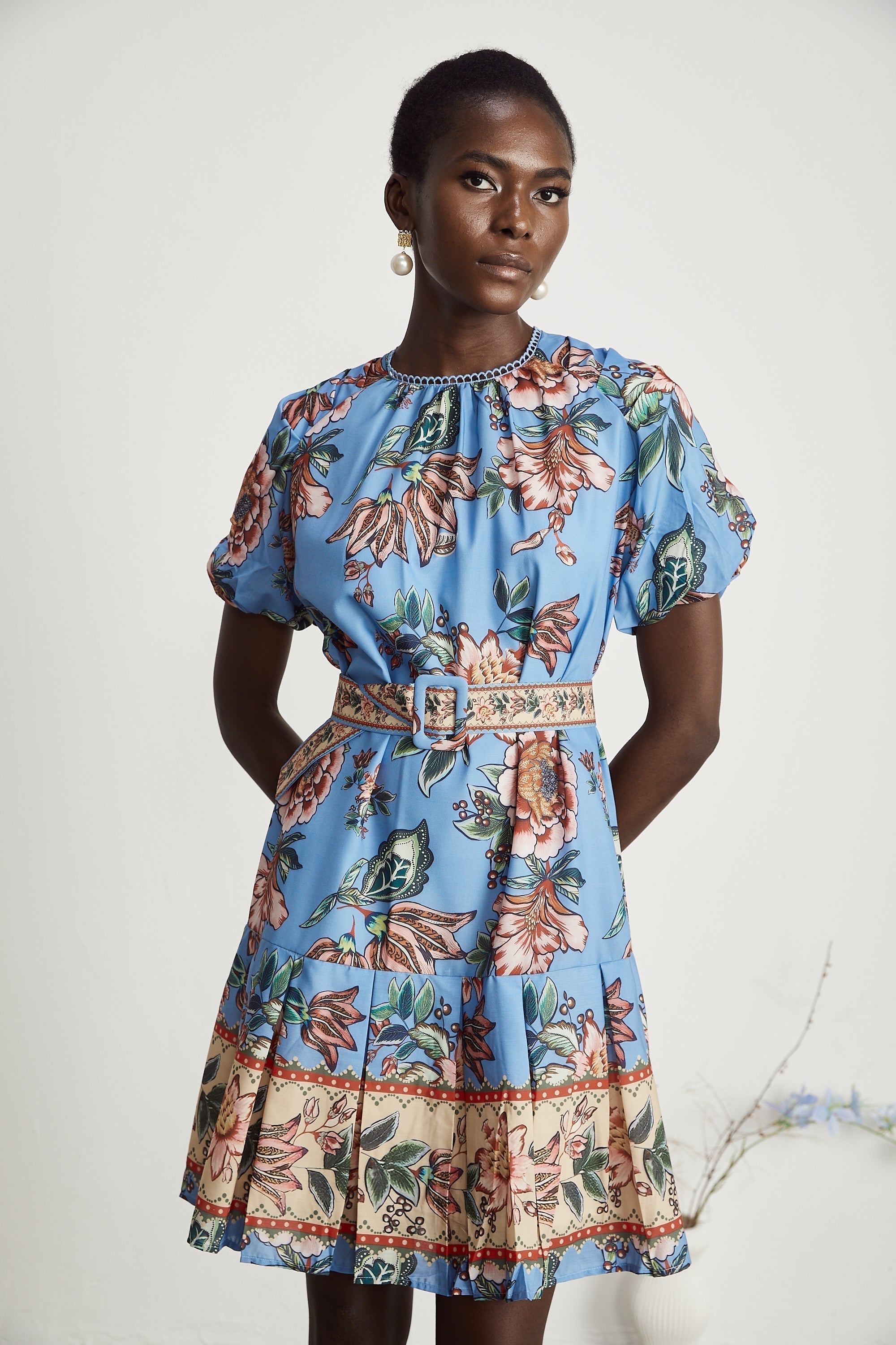 Coralie çiçek mini elbise