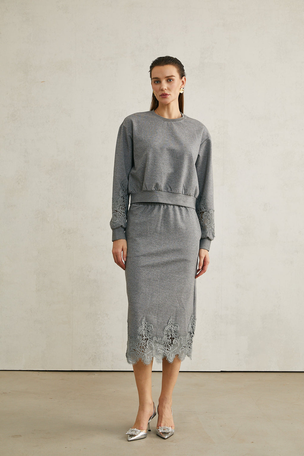 Dantel Detaylı Üst Ve Etek Uyumlu Takım