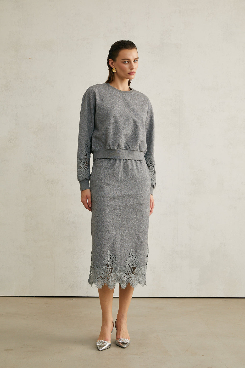 Dantel Detaylı Üst Ve Etek Uyumlu Takım