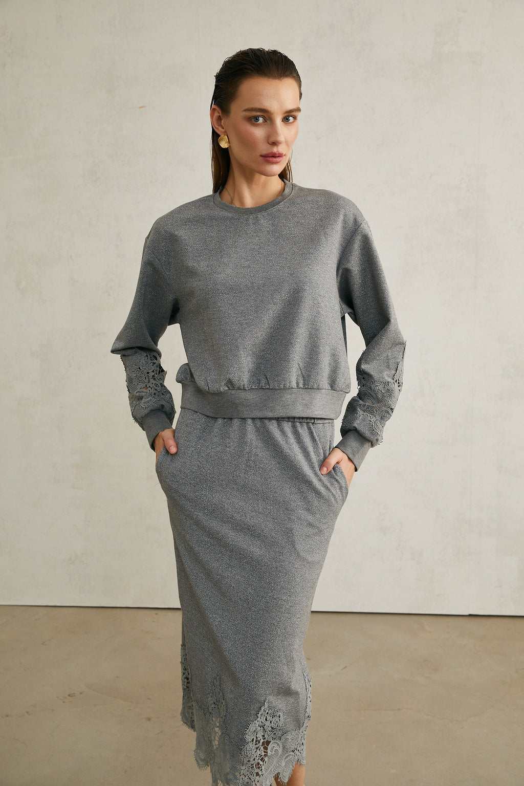 Dantel Detaylı Üst Ve Etek Uyumlu Takım