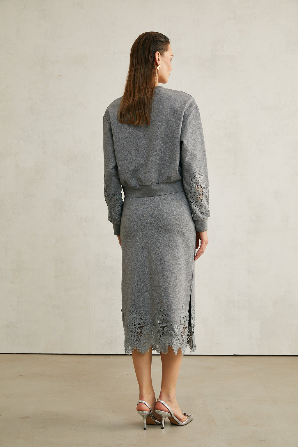 Dantel Detaylı Üst Ve Etek Uyumlu Takım