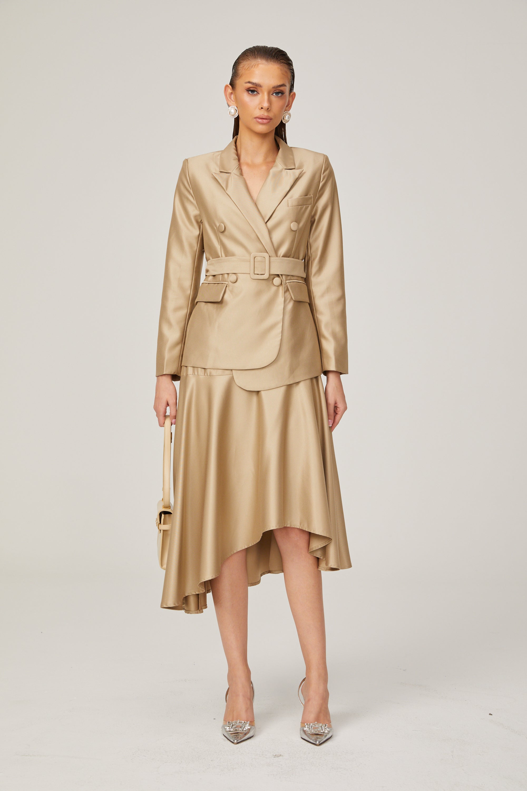 Camille Şampanya Rengi Saten Görünümlü Blazer ve Etek Takımı