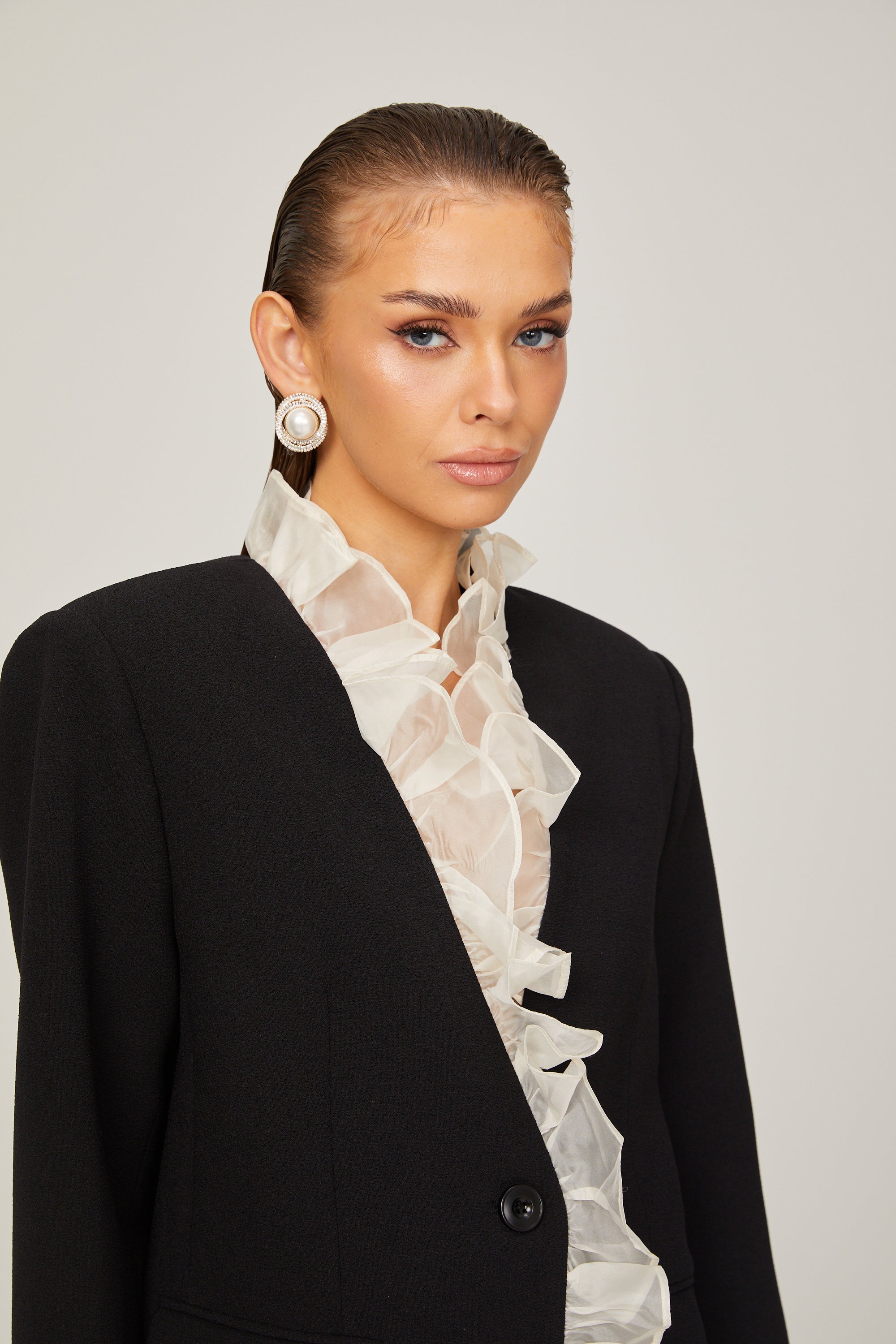 Cyrielle fırfır ceket ve etek takım