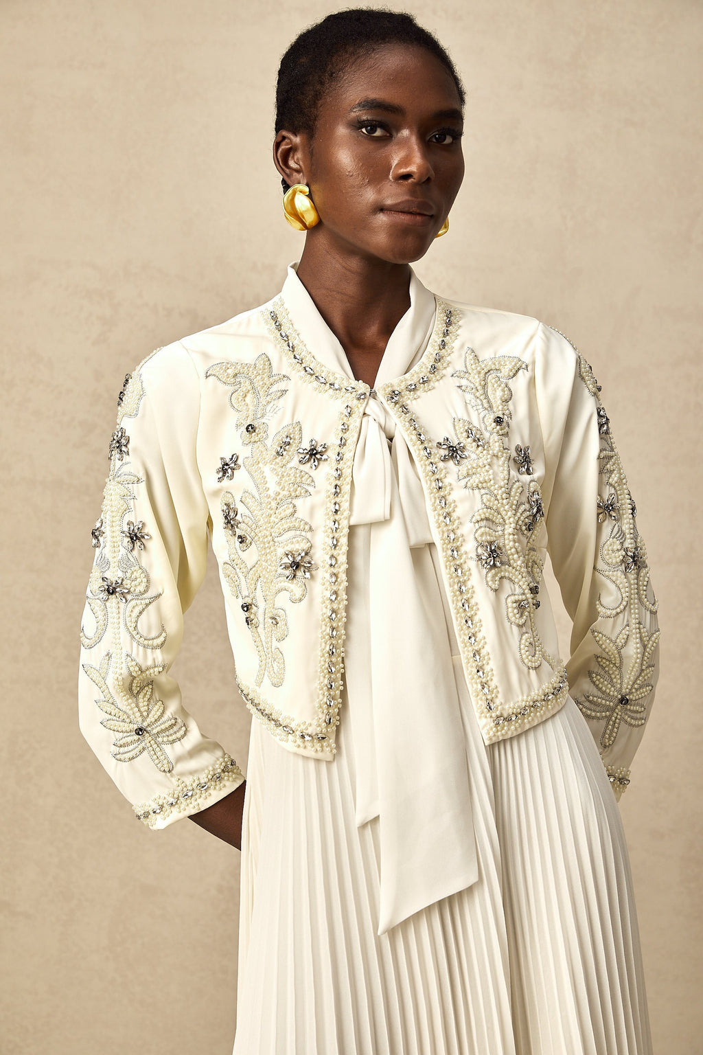 Blanche Beyaz Süslemeli Plise Ceket ve Elbise Takımı