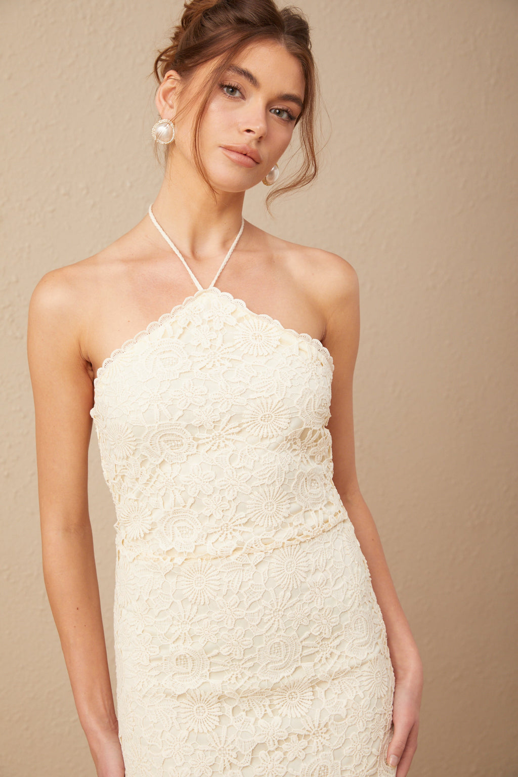 Bonnie Halter Yaka Nakışlı Dantel Midi Elbise