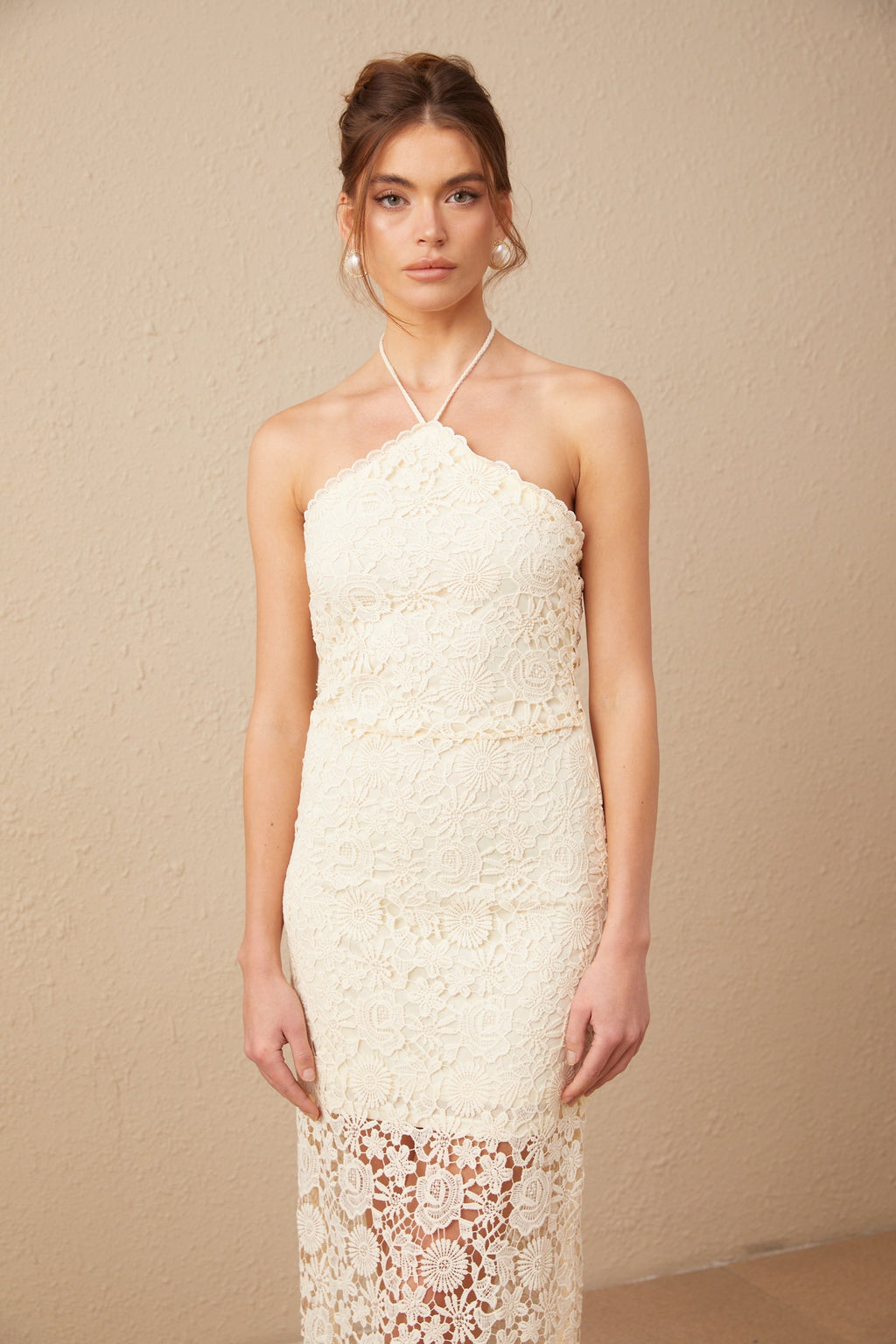 Bonnie Halter Yaka Nakışlı Dantel Midi Elbise