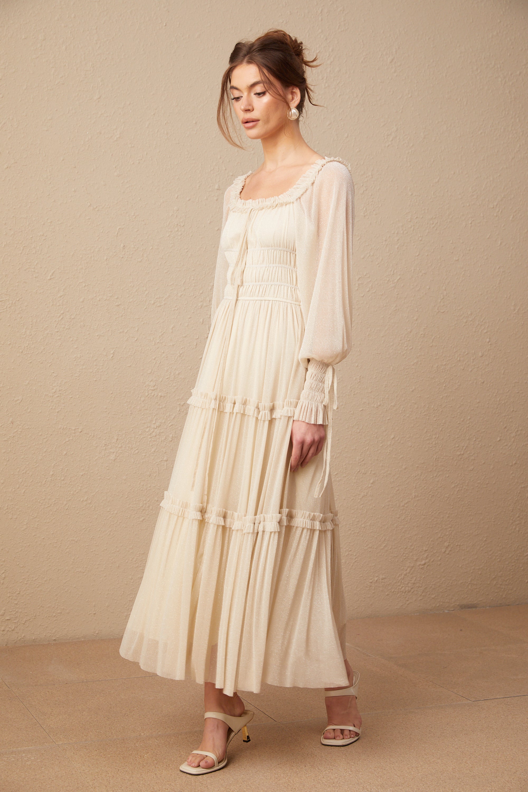 Camille Pileli ve Büzgülü Metalik Midi Elbise