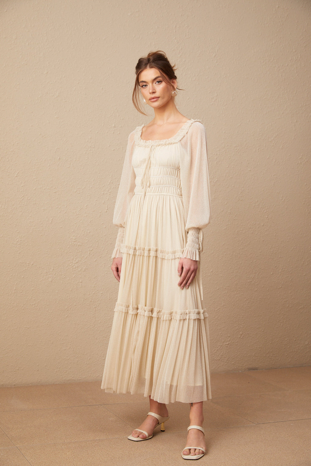 Camille Pileli ve Büzgülü Metalik Midi Elbise