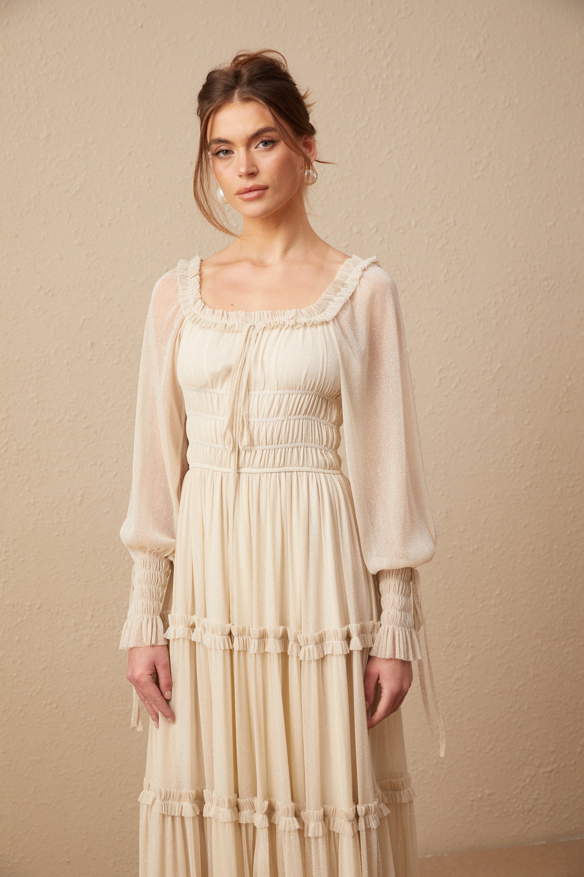 Camille Pileli ve Büzgülü Metalik Midi Elbise