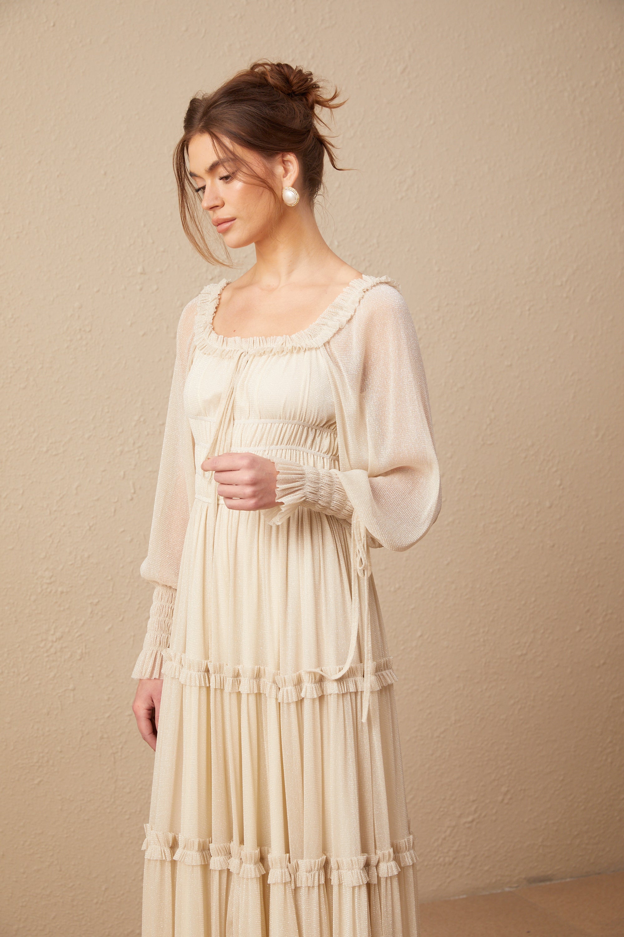 Camille Pileli ve Büzgülü Metalik Midi Elbise