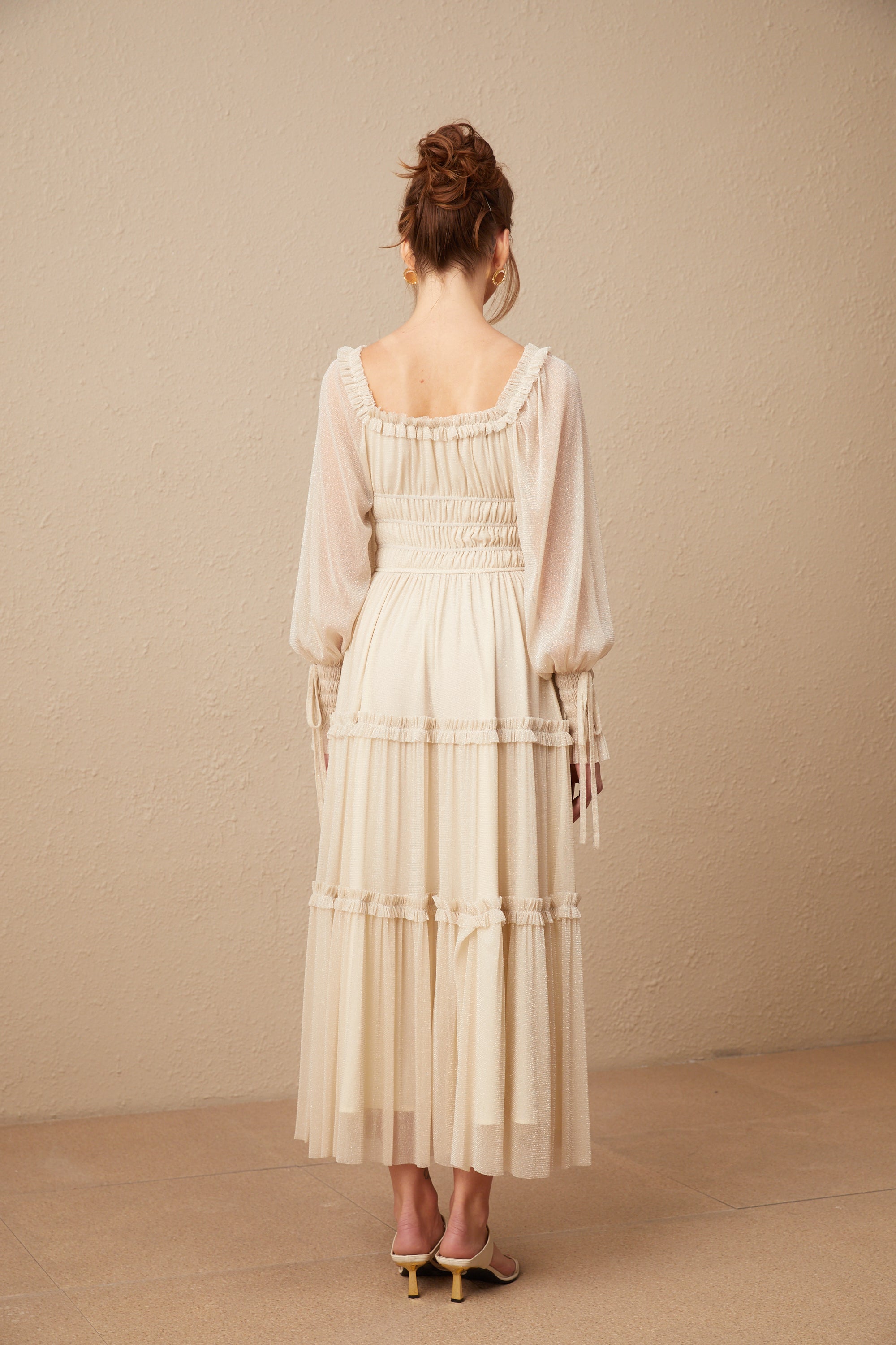 Camille Pileli ve Büzgülü Metalik Midi Elbise