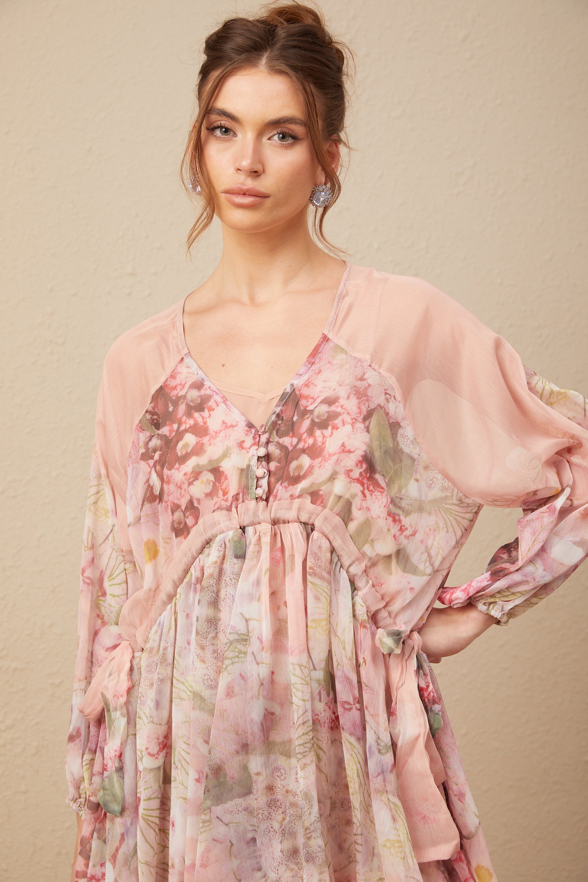 Alicia Çiçek Desenli Pileli İpek Mini Elbise