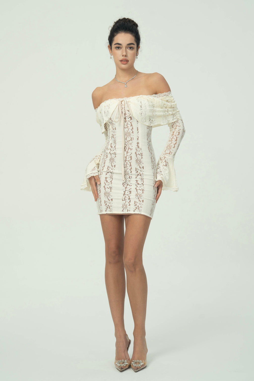 Dantel işlemeli Mini Elbise