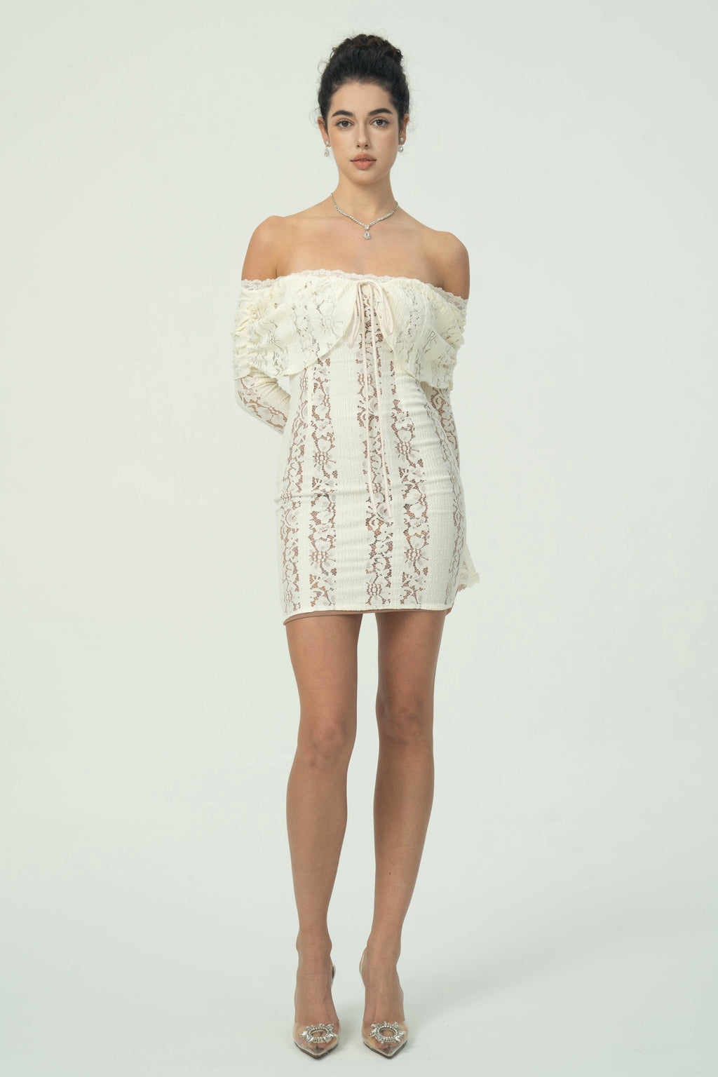 Dantel işlemeli Mini Elbise