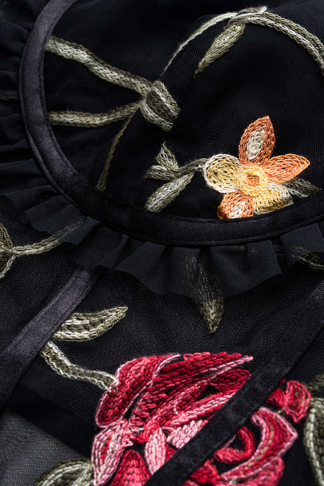 Dantel Nakışlı, Dalgalı Kenarlı, Büzgülü Büstiyer Korse Atlet Üst