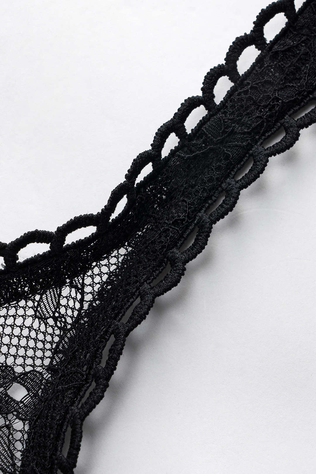 Dantel Detaylı Sırt Dekolteli Kesimli Büstiyer Atlet