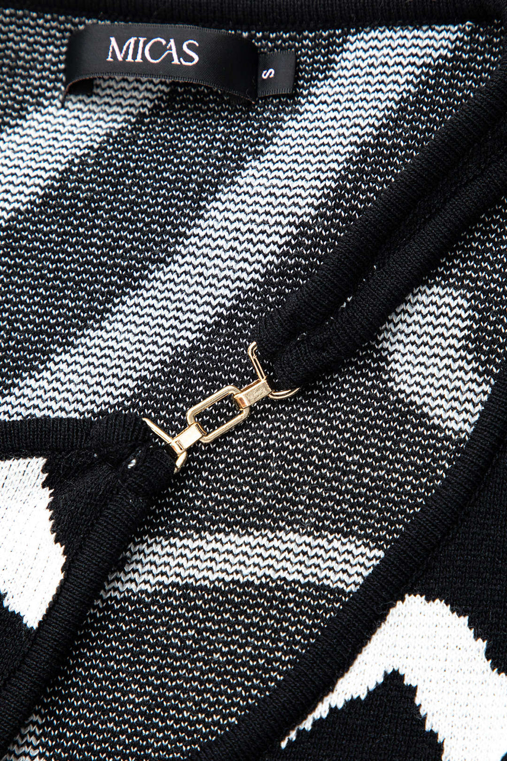 Çizgi Desenli Kesik Yırtmaçlı Örgü maksi Elbise