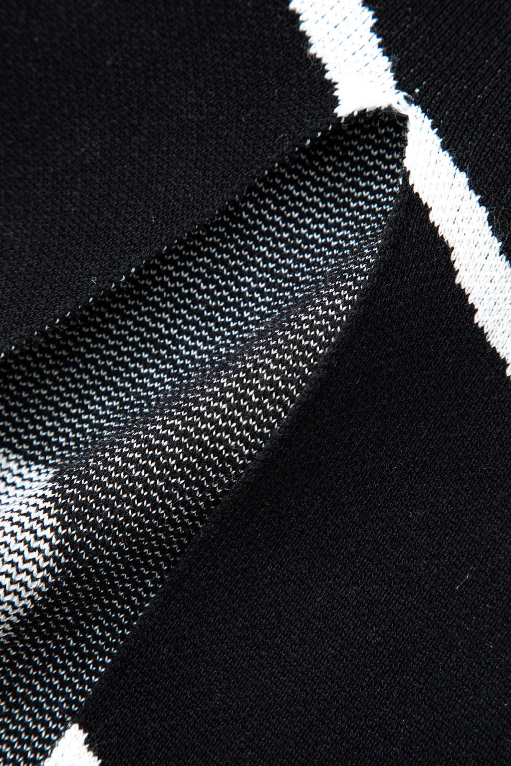 Çizgi Desenli Kesik Yırtmaçlı Örgü maksi Elbise