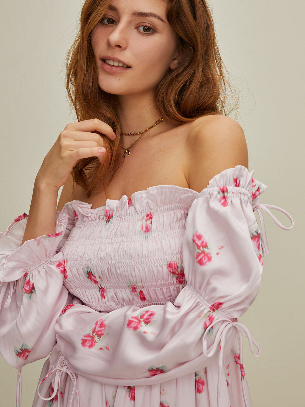 Çiçekli Büzgülü Elbise