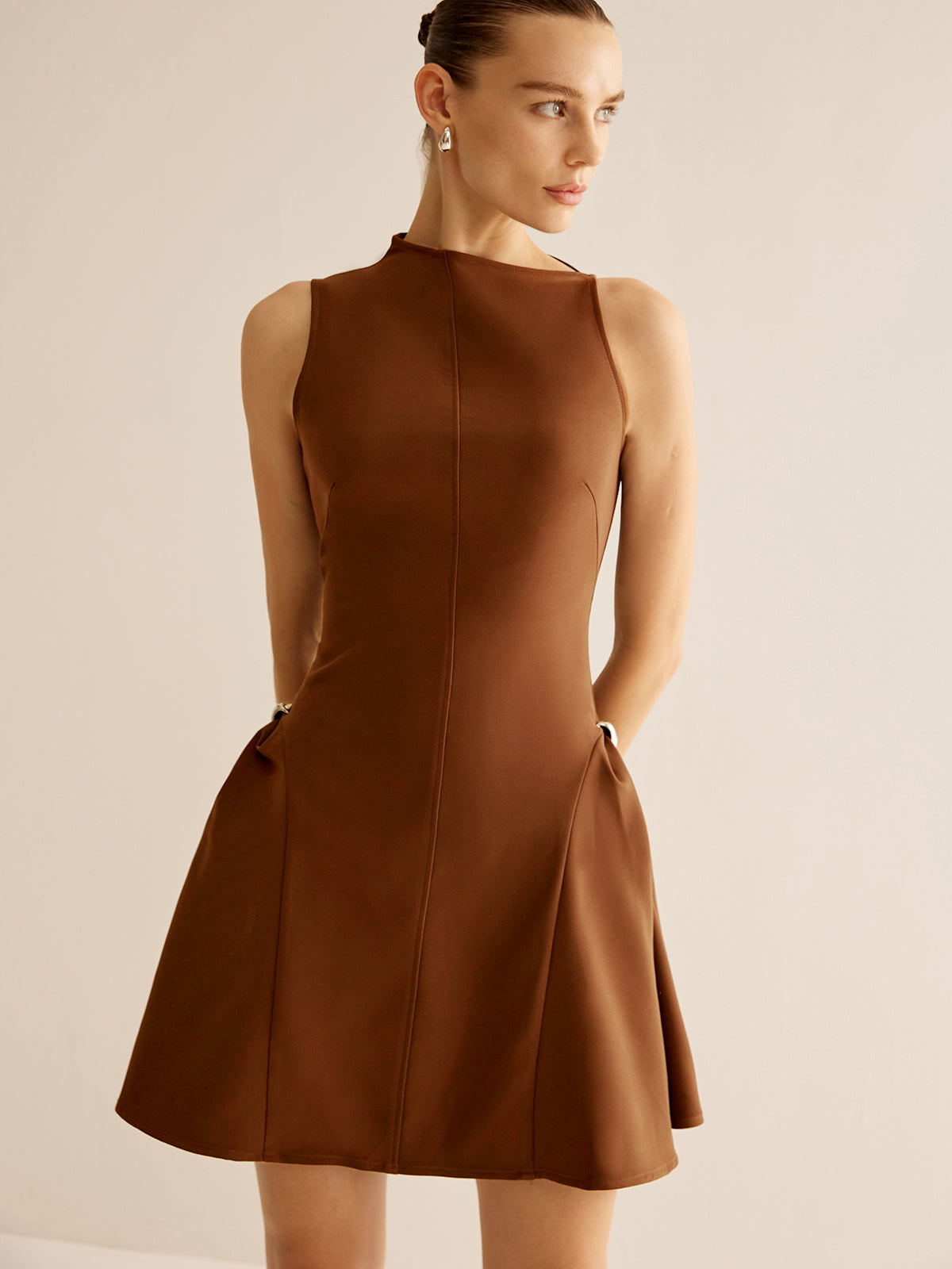 Asimetrik Yaka Panelli Şirretli Elbise