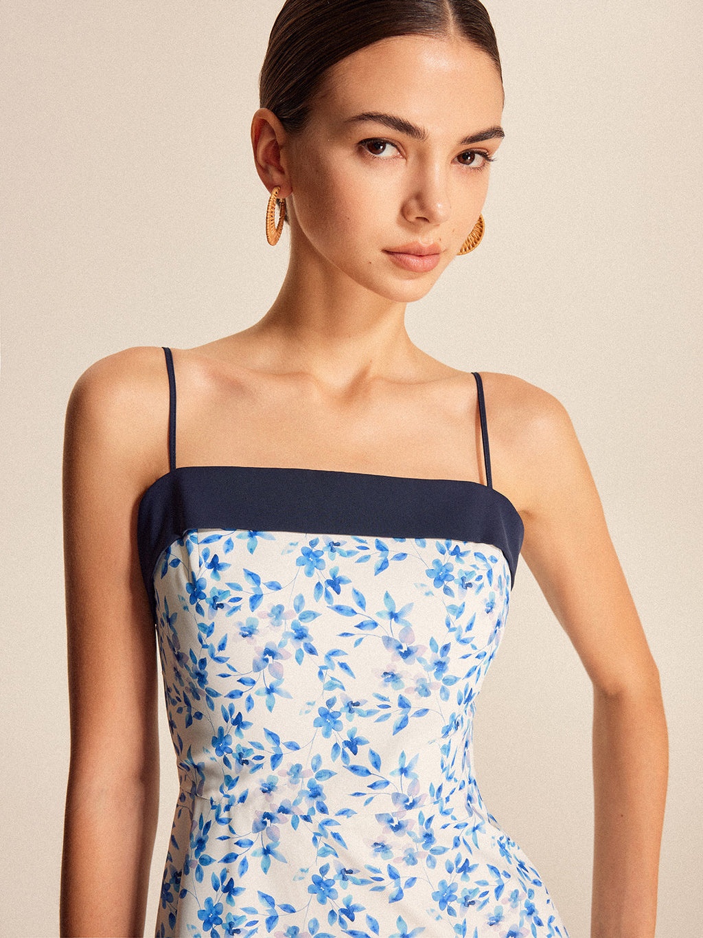 Çiçek Desenli Renk Bloklu Sırtı Açık Elbise