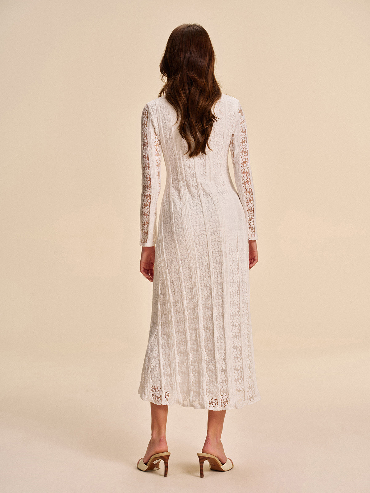 Dekolteli dantel midi elbise