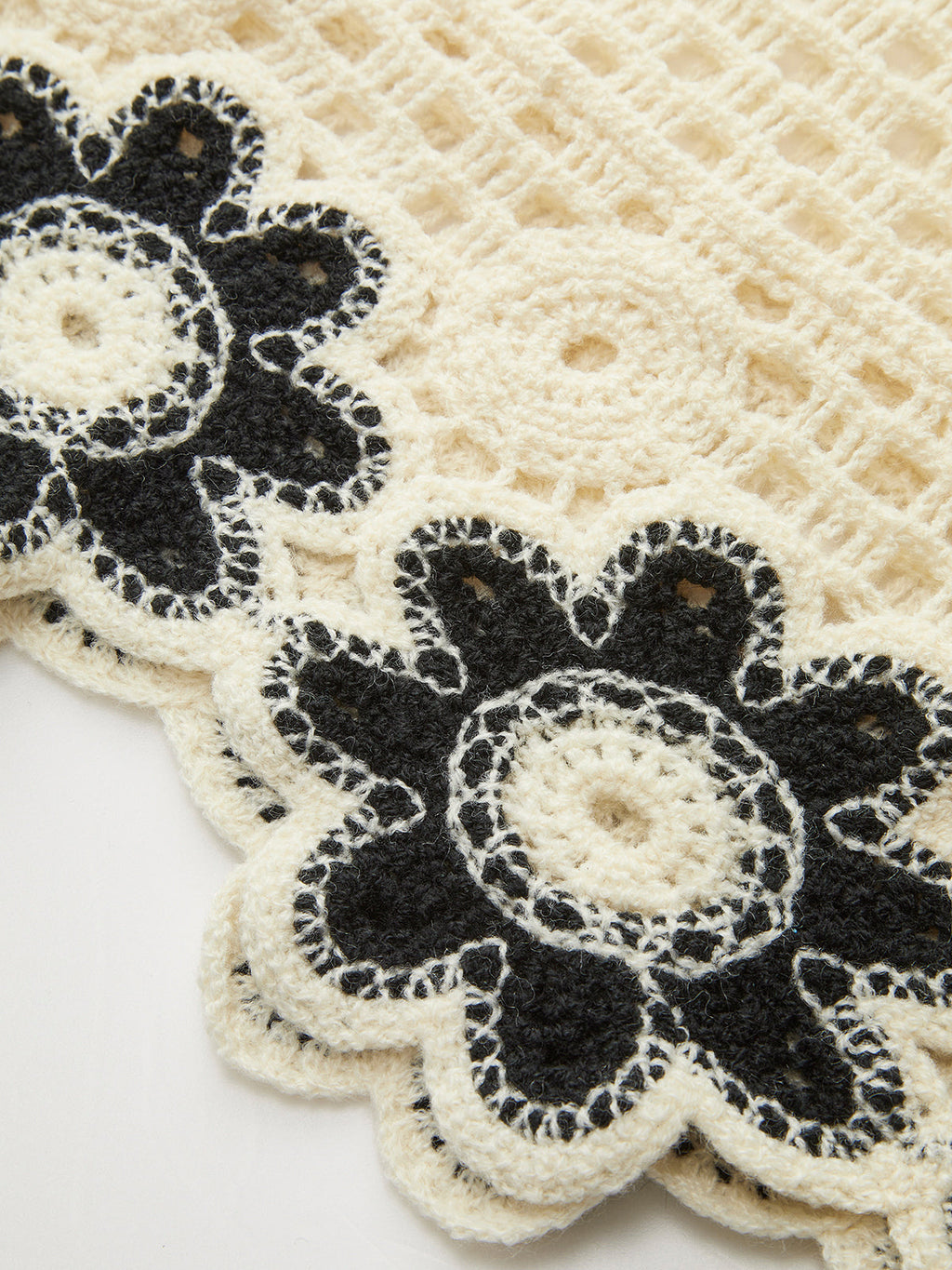 Çiçek Desenli Üst ve Pantolon Takımı