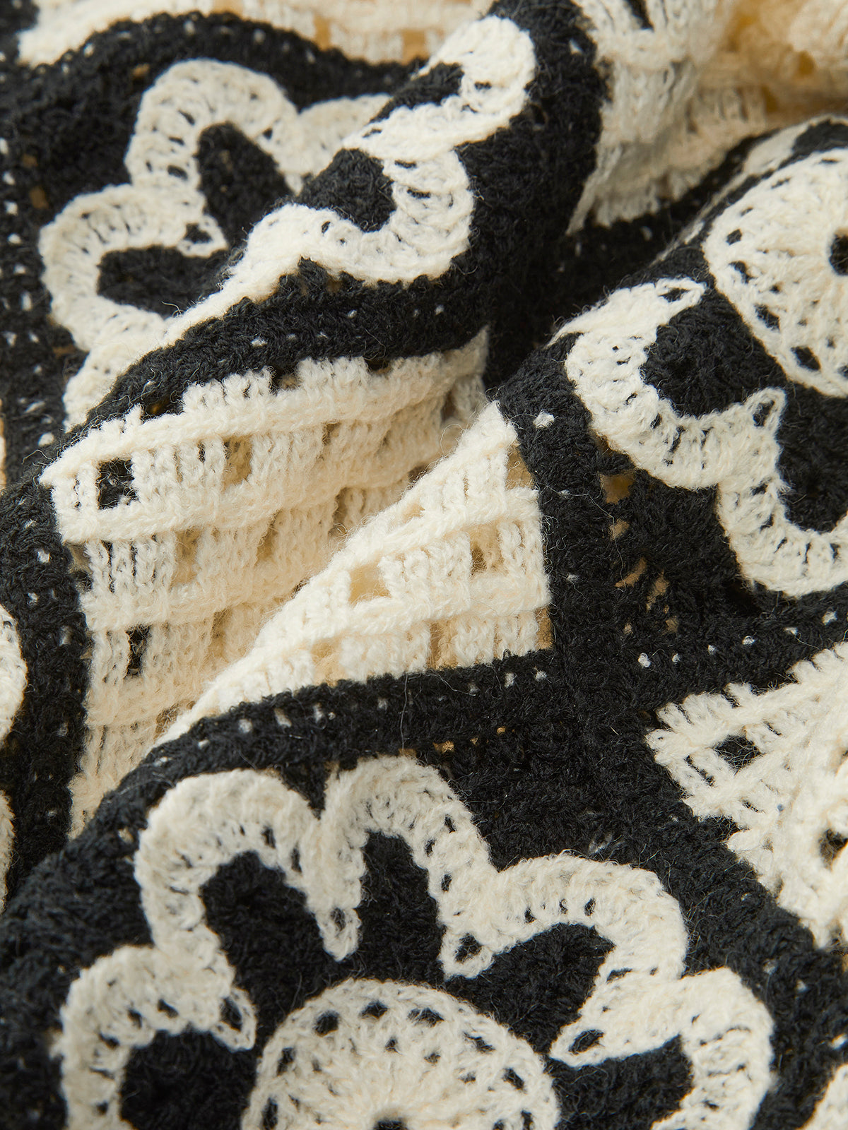 Çiçek Desenli Üst ve Pantolon Takımı