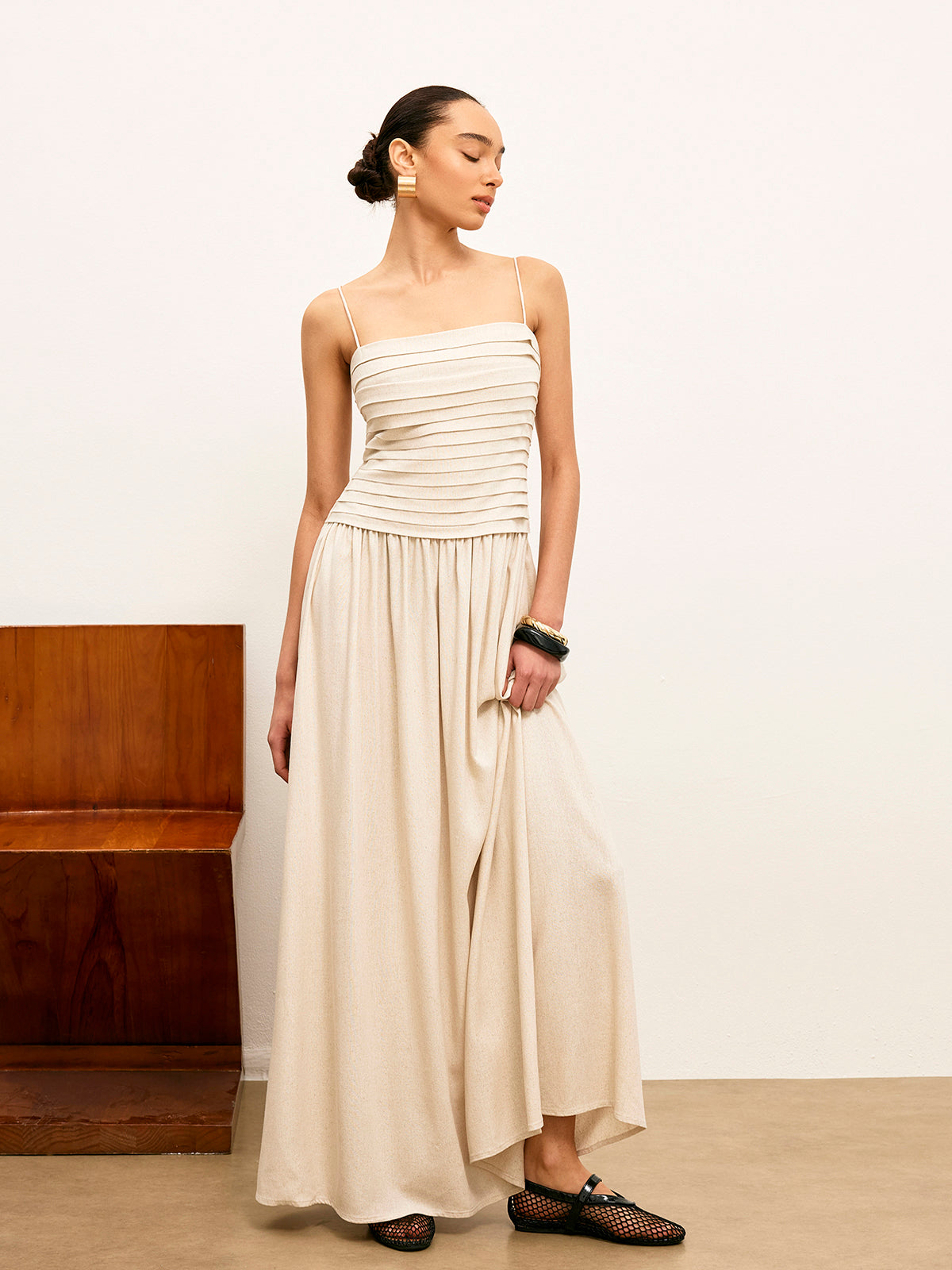 Büzgülü askılı midi elbise