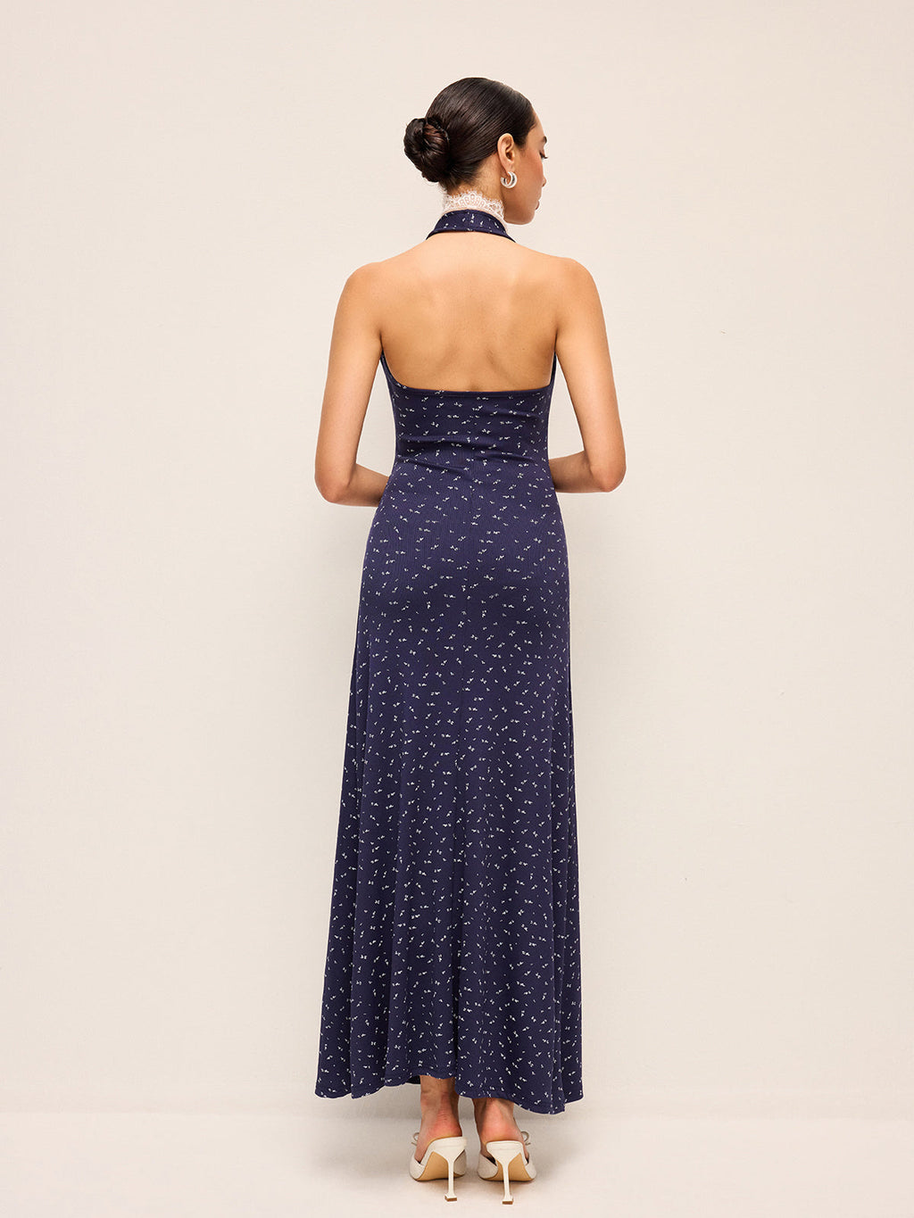 Dantel detaylı halter yaka mini elbise