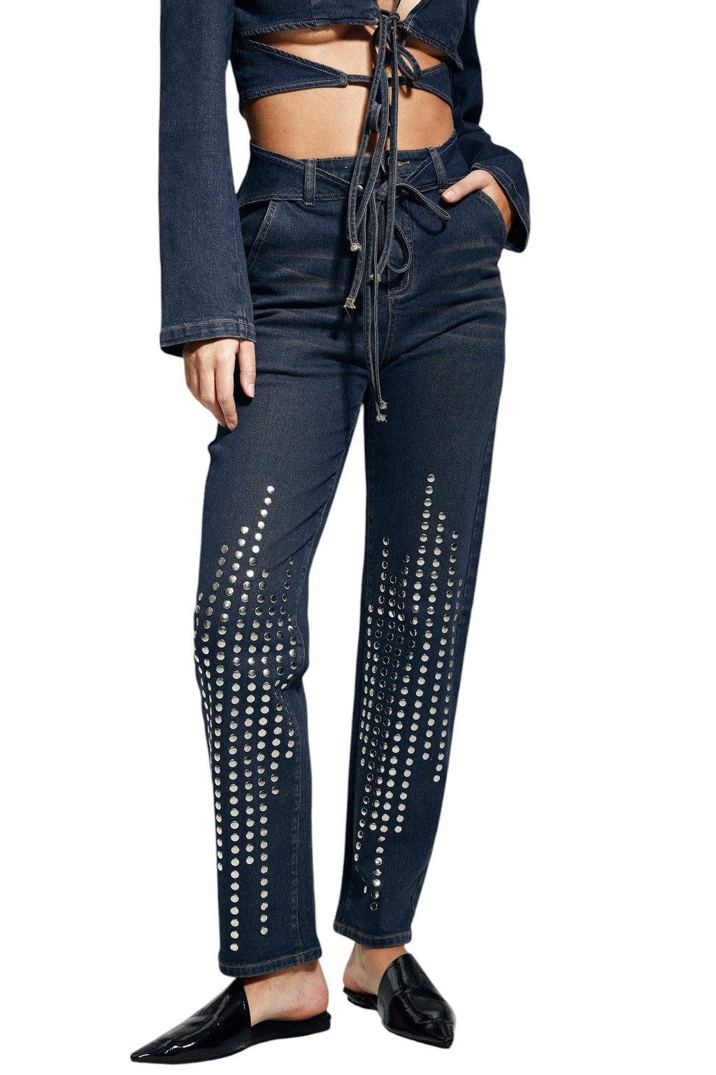 Bağcık Detaylı Zımbalı Jean