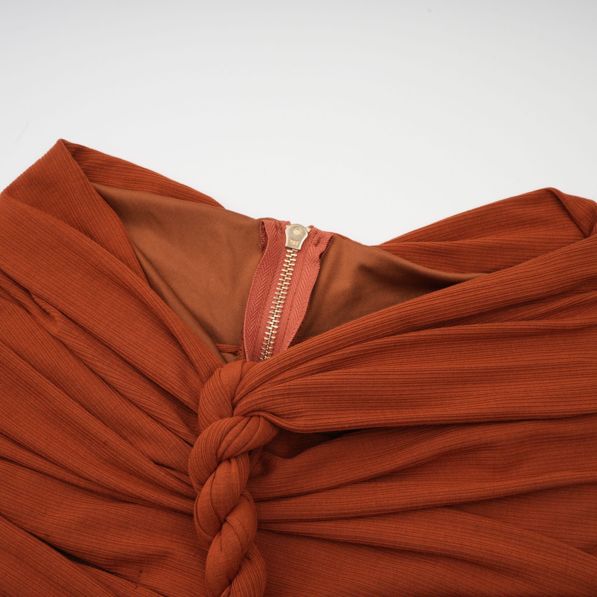 Célestine Kahverengi Burgu Detaylı Kesik Bluz ve Etek Takımı