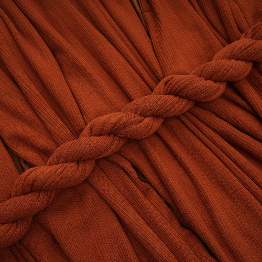 Célestine Kahverengi Burgu Detaylı Kesik Bluz ve Etek Takımı