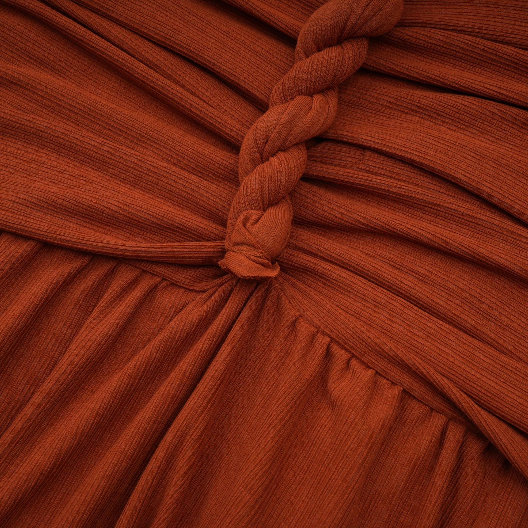 Célestine Kahverengi Burgu Detaylı Kesik Bluz ve Etek Takımı