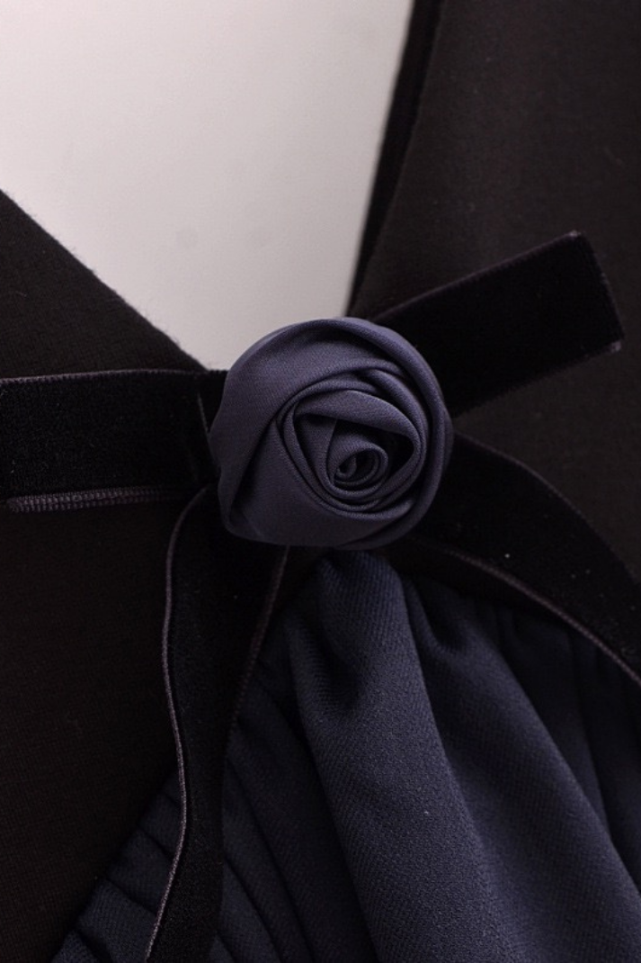 Adirana Pileli Dekolte Bluz