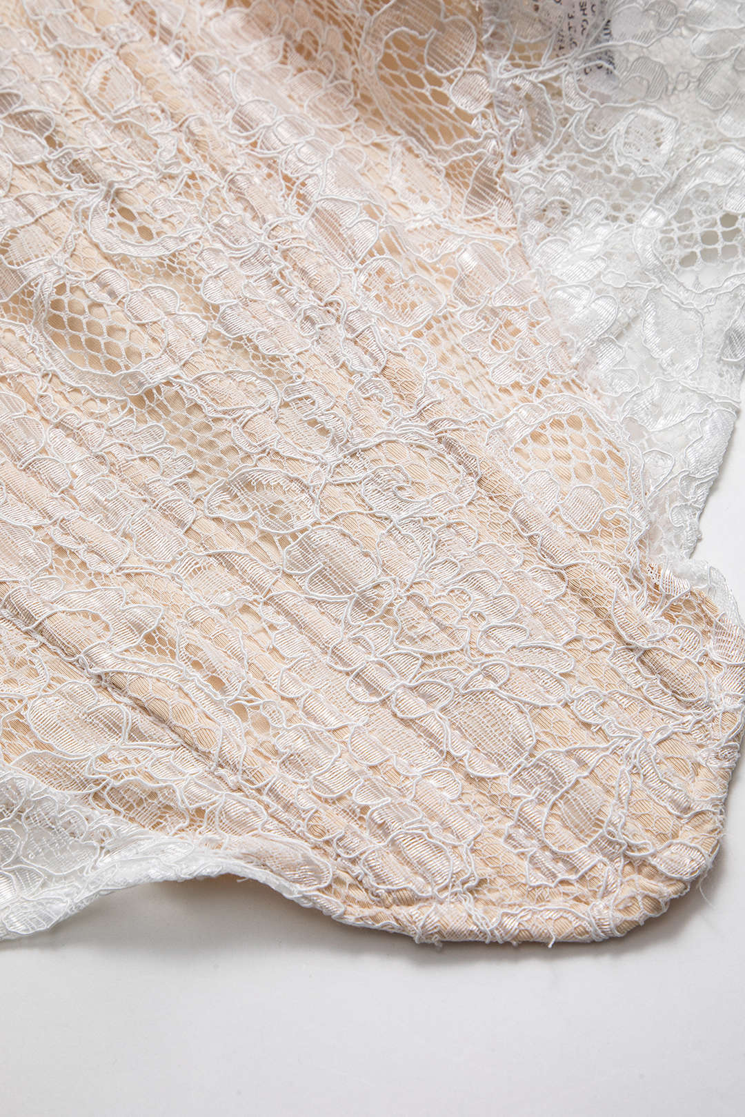 Dantelli Bağcıklı Kare Yaka Şeffaf Korseli Uzun Kollu Üst