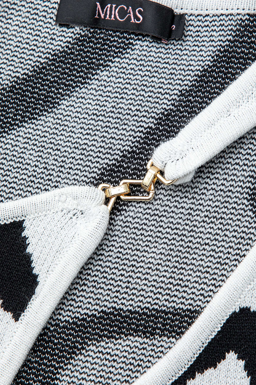 Çizgi Desenli Kesik Yırtmaçlı Örgü maksi Elbise