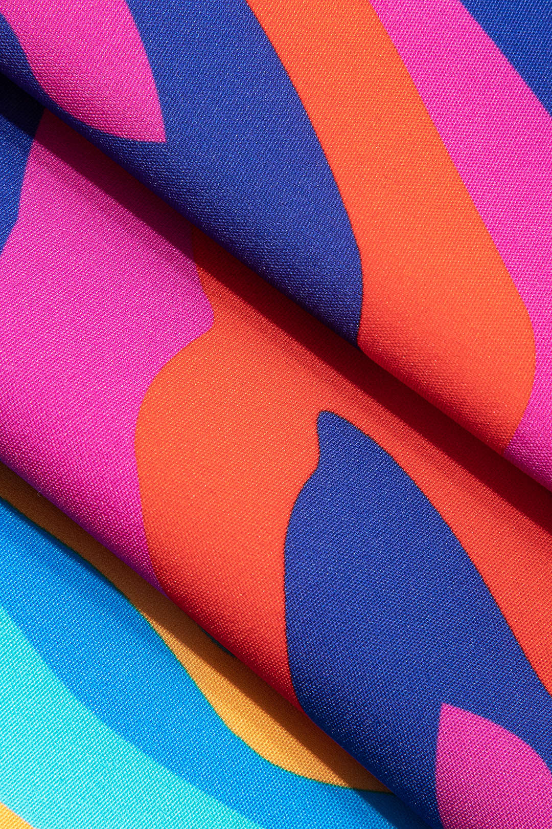 Canlı Soyut Desenli Kısa Gömlek ve Şort Takımı